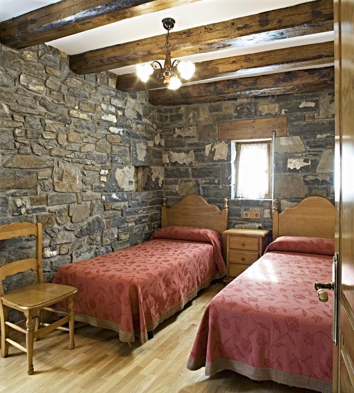 Apartamentos Casa Buisan Брото Номер фото