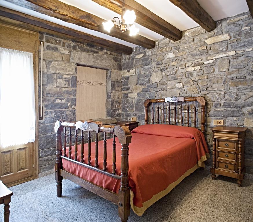 Apartamentos Casa Buisan Брото Номер фото