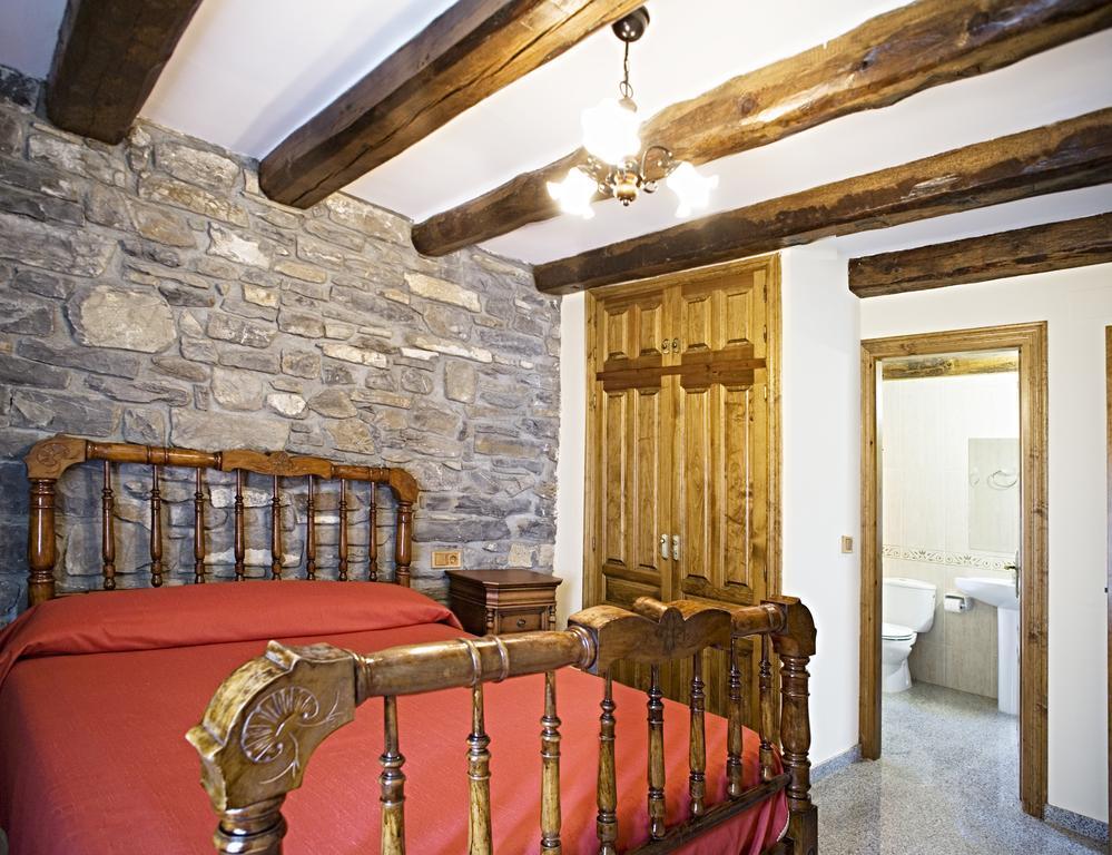 Apartamentos Casa Buisan Брото Номер фото