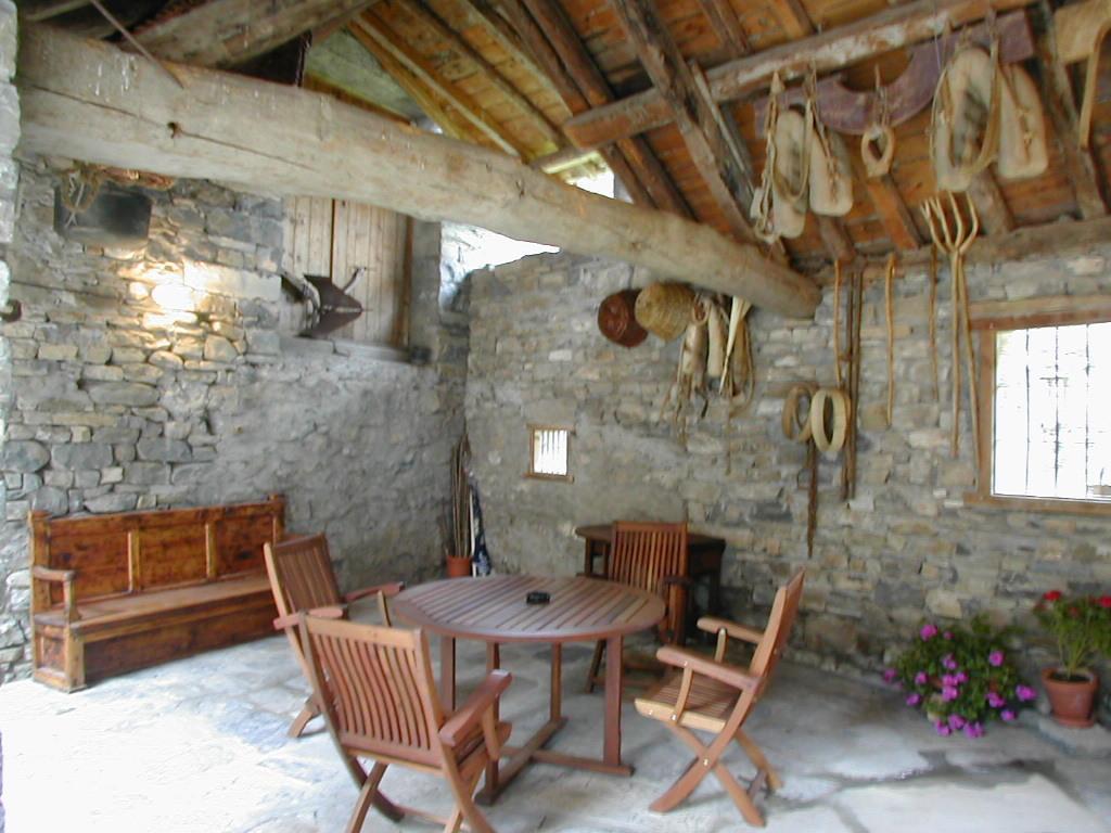 Apartamentos Casa Buisan Брото Экстерьер фото